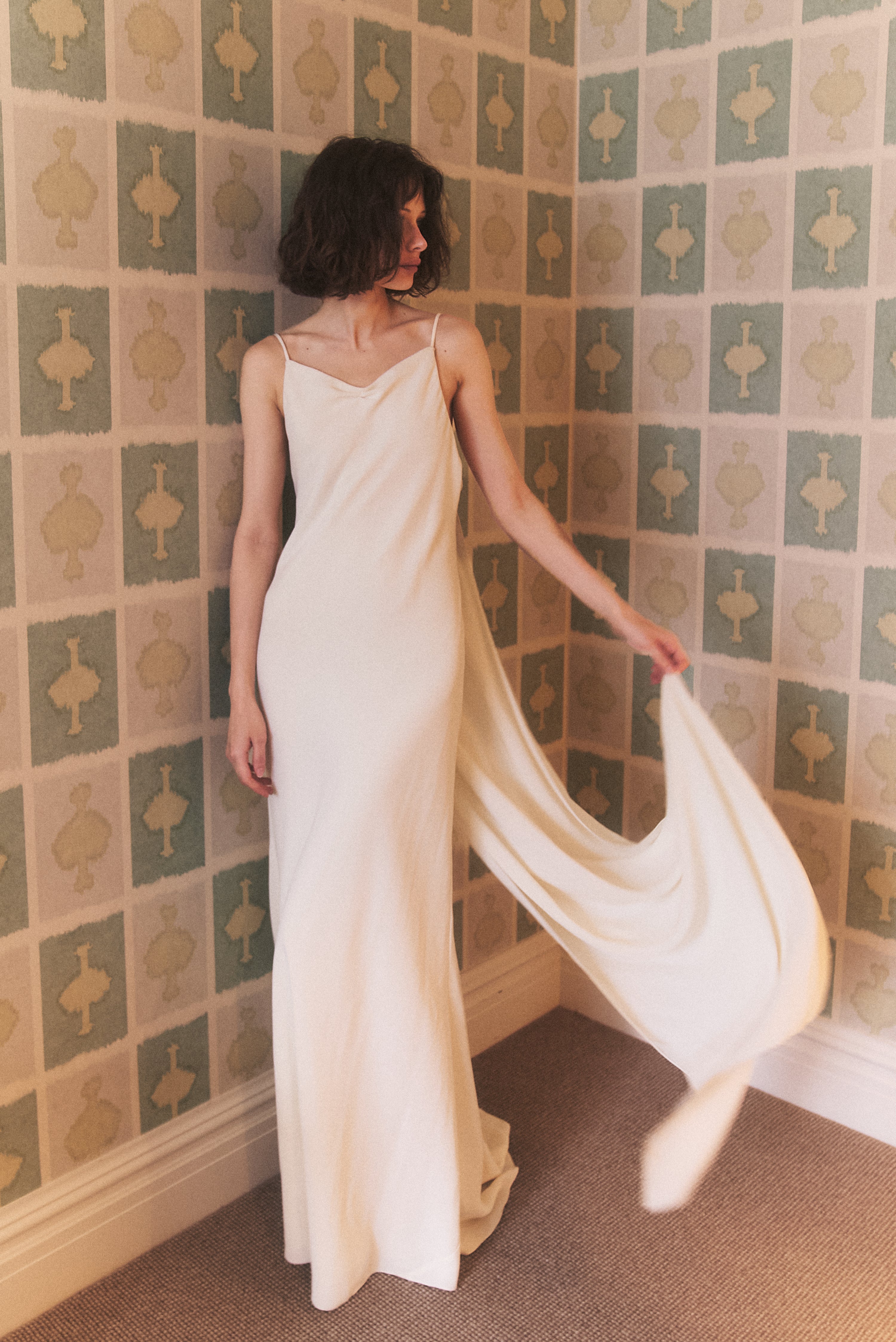 Early 2000s Vera Wang Detachable Train Gown